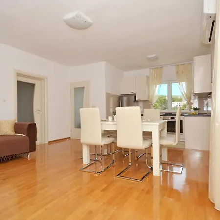 Apartment Apartments With A Parking Space Arbanija, Ciovo - 5228