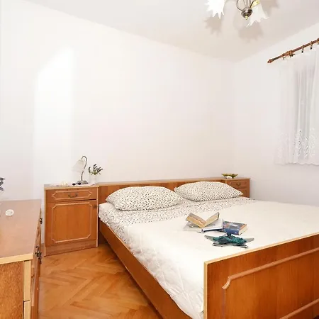 Apartment Apartments With A Parking Space Arbanija, Ciovo - 5228 Trogir