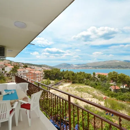 Apartments With A Parking Space Arbanija, Ciovo - 5228 Trogir