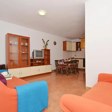 Apartments With A Parking Space Arbanija, Ciovo - 5228 Trogir
