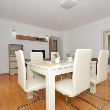 Apartments With A Parking Space Arbanija, Ciovo - 5228 Trogir