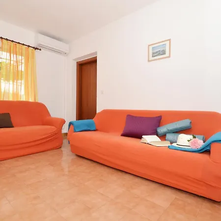 Apartments With A Parking Space Arbanija, Ciovo - 5228 Trogir