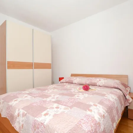 Apartments With A Parking Space Arbanija, Ciovo - 5228 Trogir