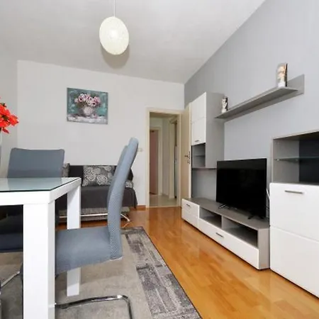 Apartments With A Parking Space Arbanija, Ciovo - 5228 Trogir