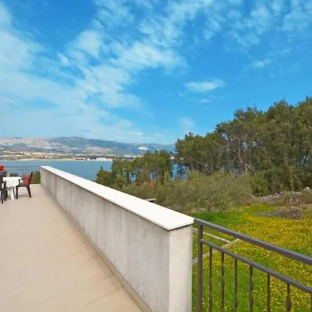 Apartments With A Parking Space Arbanija, Ciovo - 5228 Apartment Trogir
