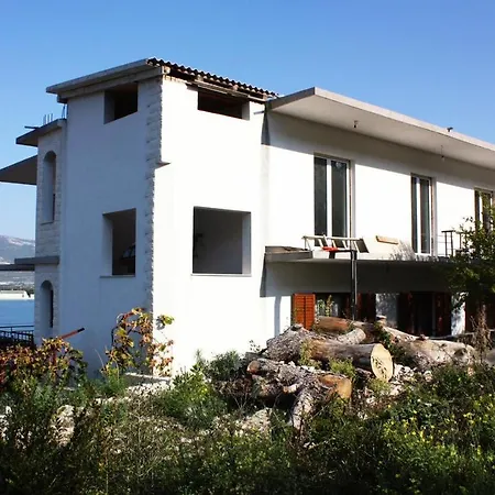 Apartment Apartments With A Parking Space Arbanija, Ciovo - 5228 Trogir
